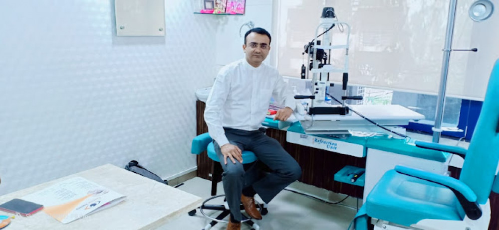 Dr. Amit Solanki