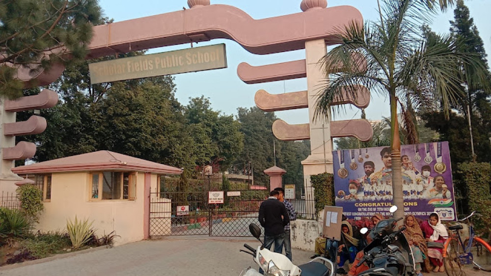 Scholar Fields Public School