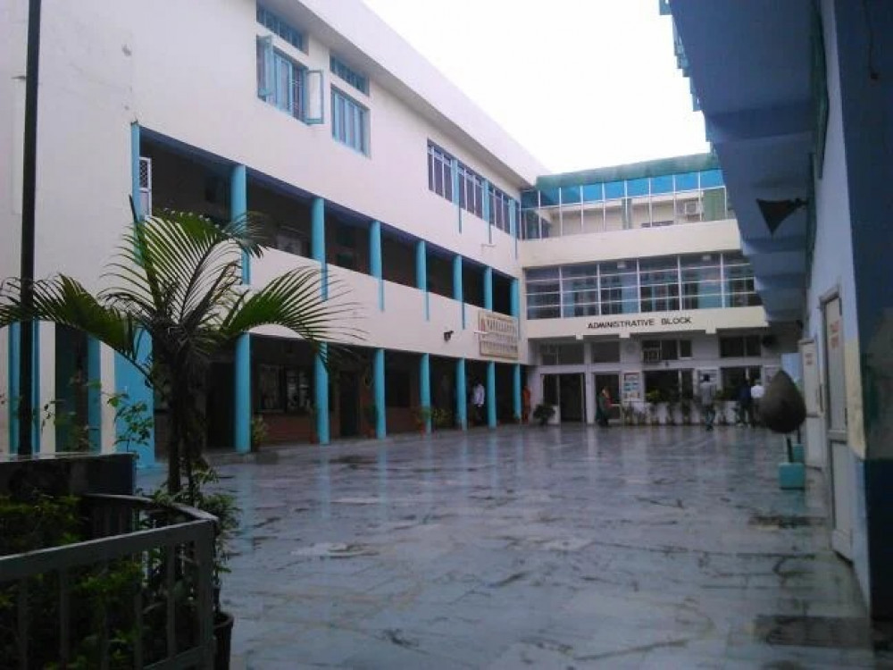 DAV Cent Senior Centenary Public School