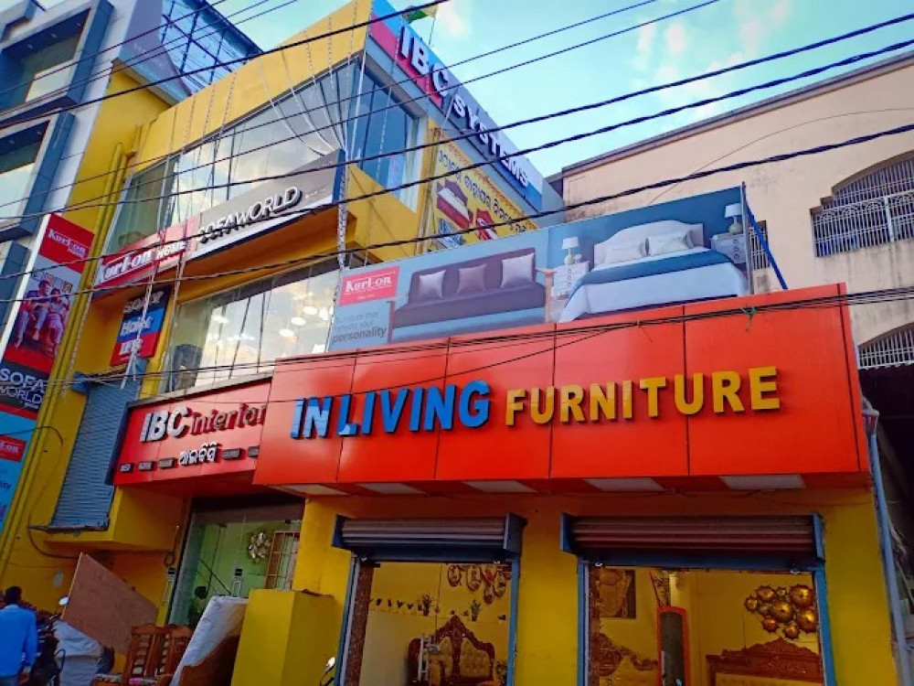 IN LIVING FURNITURE