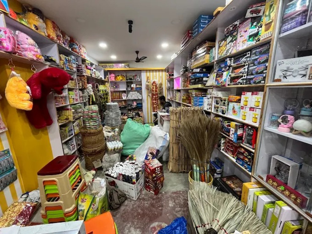 Maa Ratanei Gift And Season Store