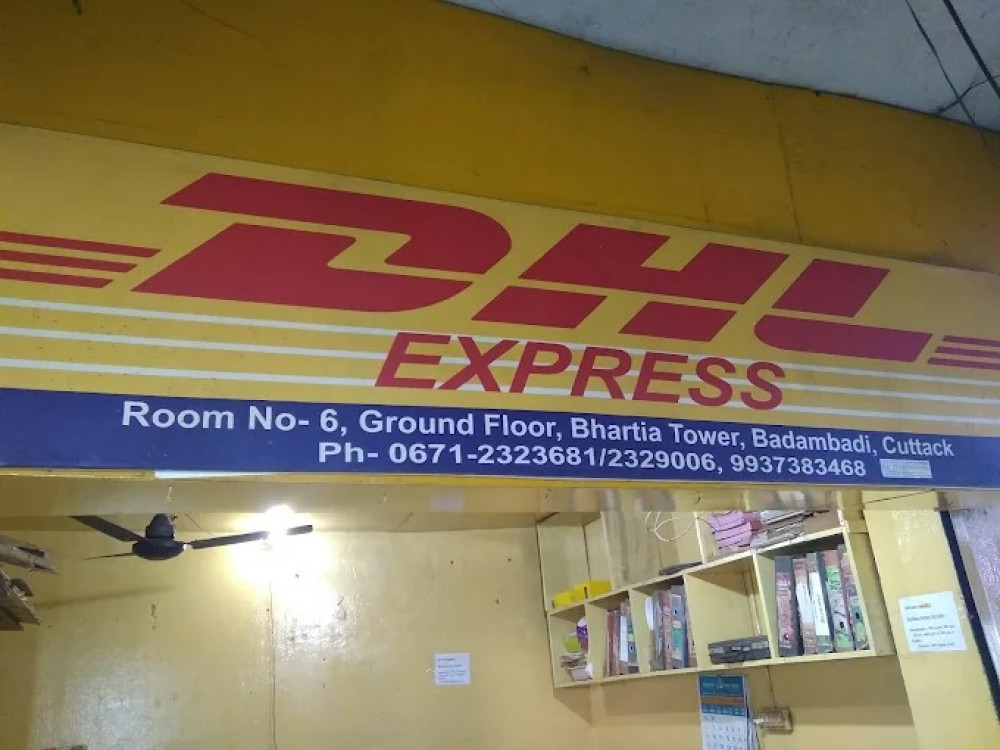 DHL Express Courier