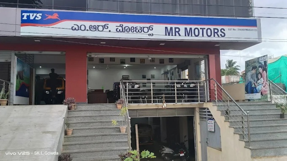 MR MOTORS