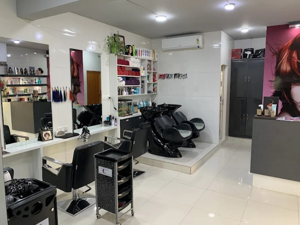 U & Me Women’s Salon