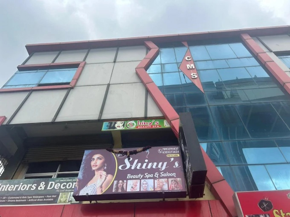 SHINYS BEAUTY SPA & SALOON