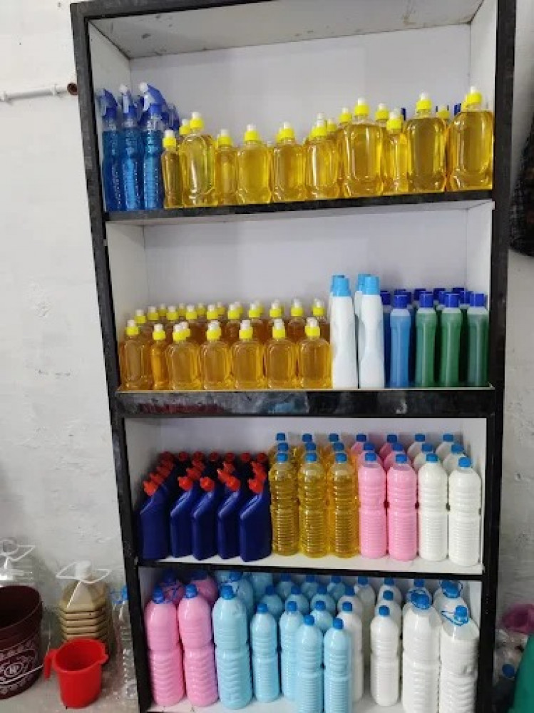 CHEMICALS SHINE HOME CLEANING PRODUCTS