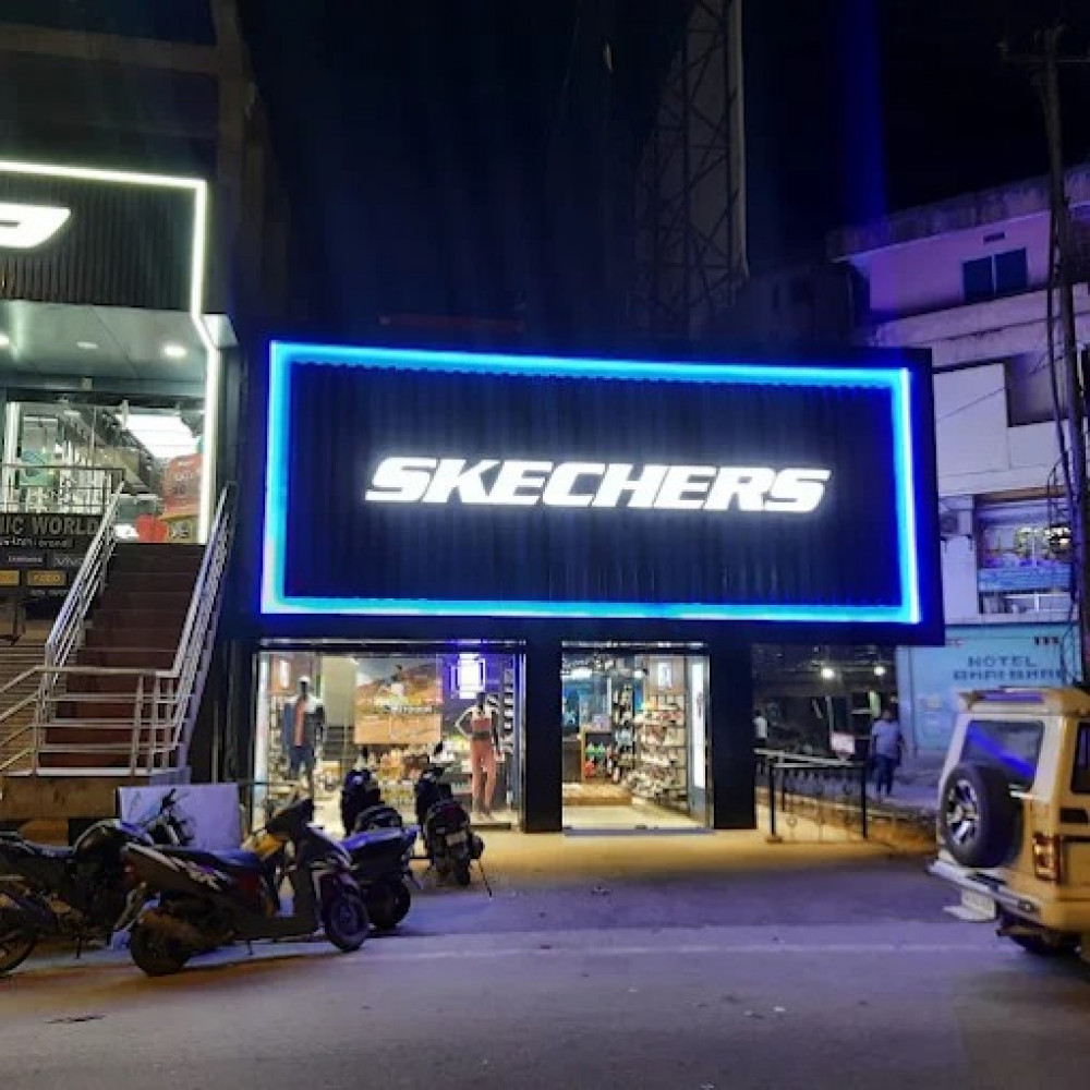 Skechers