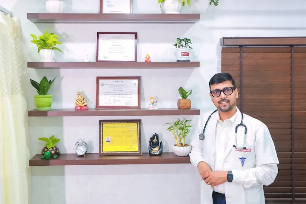 Dr. NITIN BHARTIA