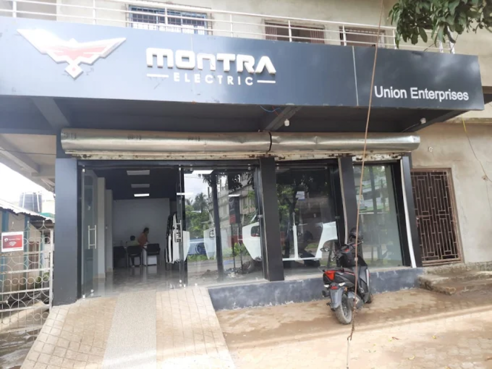 Montra Electric