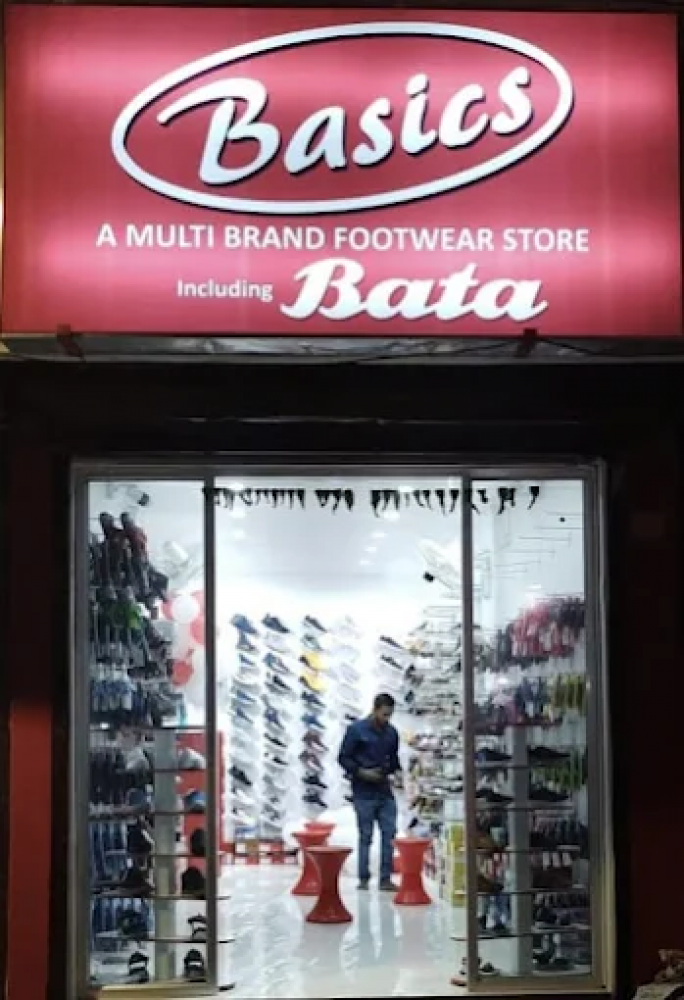 BASICS FOOTWEAR