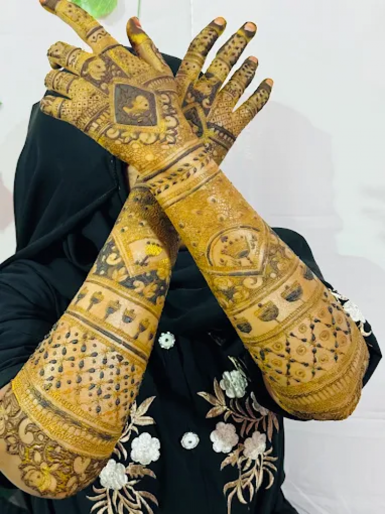 Pari Makeover & Mehendi Artist
