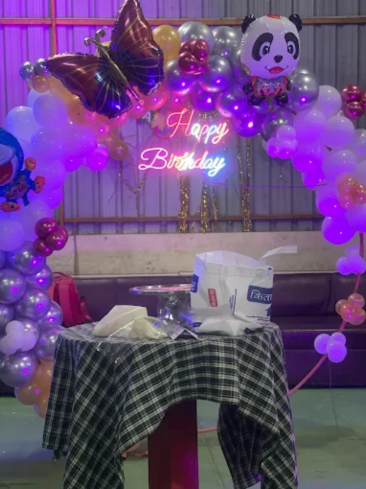 Anshu Balloon Decorations