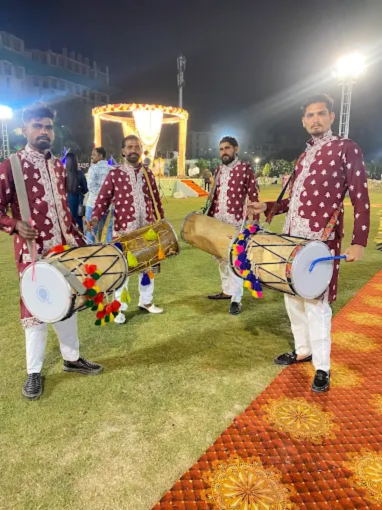 Vicky Dholi