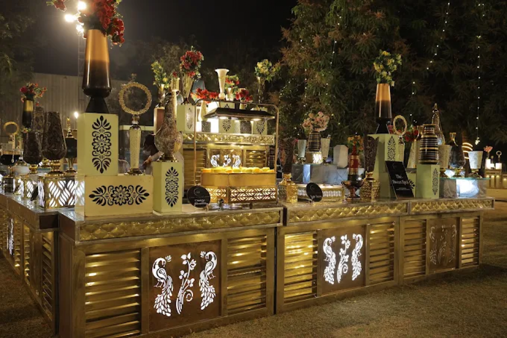 UVI - Luxury Catering & Decor