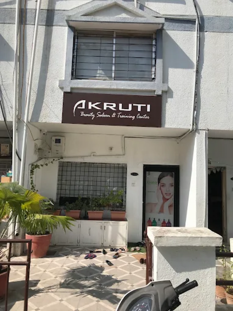 Akruti Salon & Academy