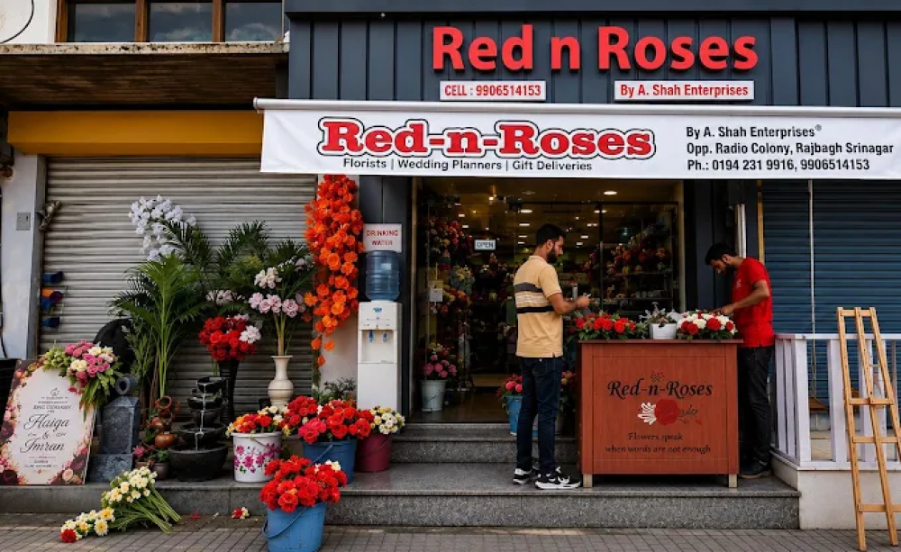 Red N Roses- Florists Flowers & Gifts