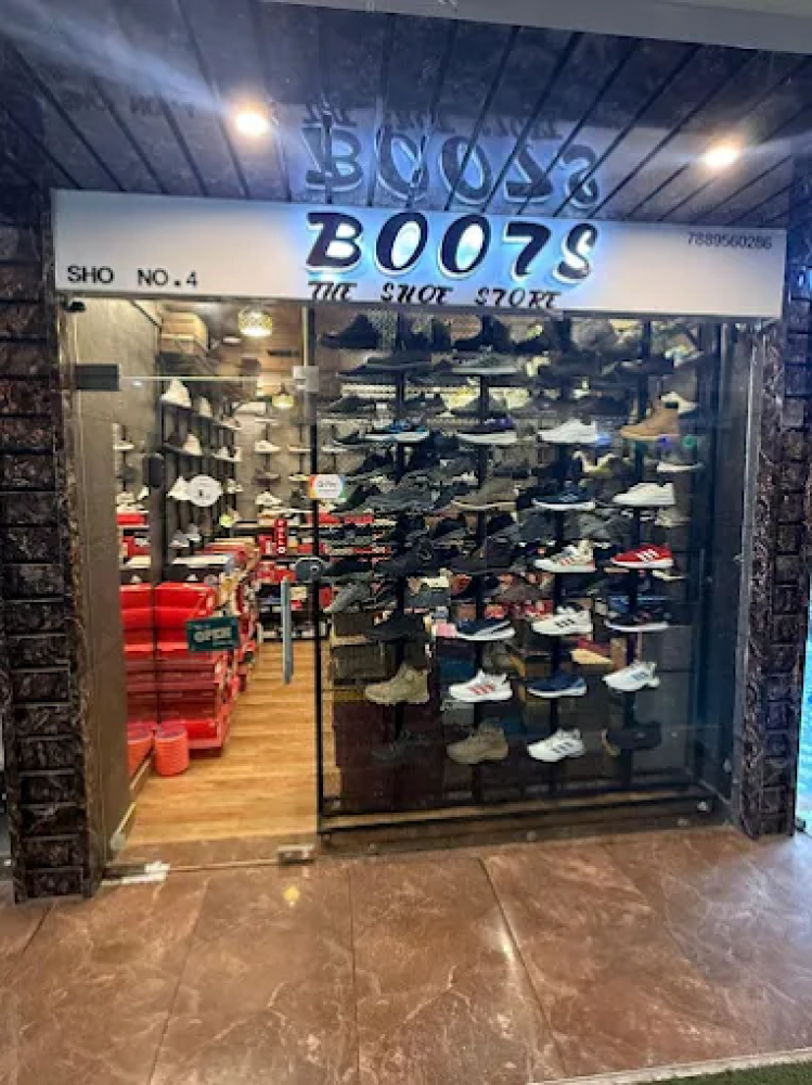 BOOTS THE SHOE STORE