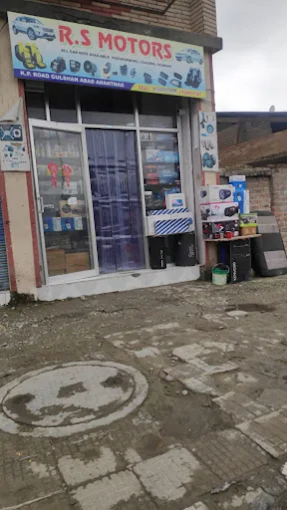 RS MOTORS